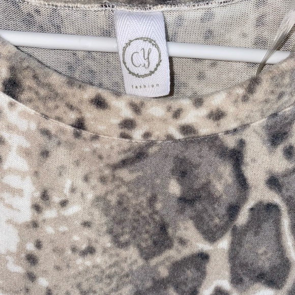 Sweater - Picture 4 of 5